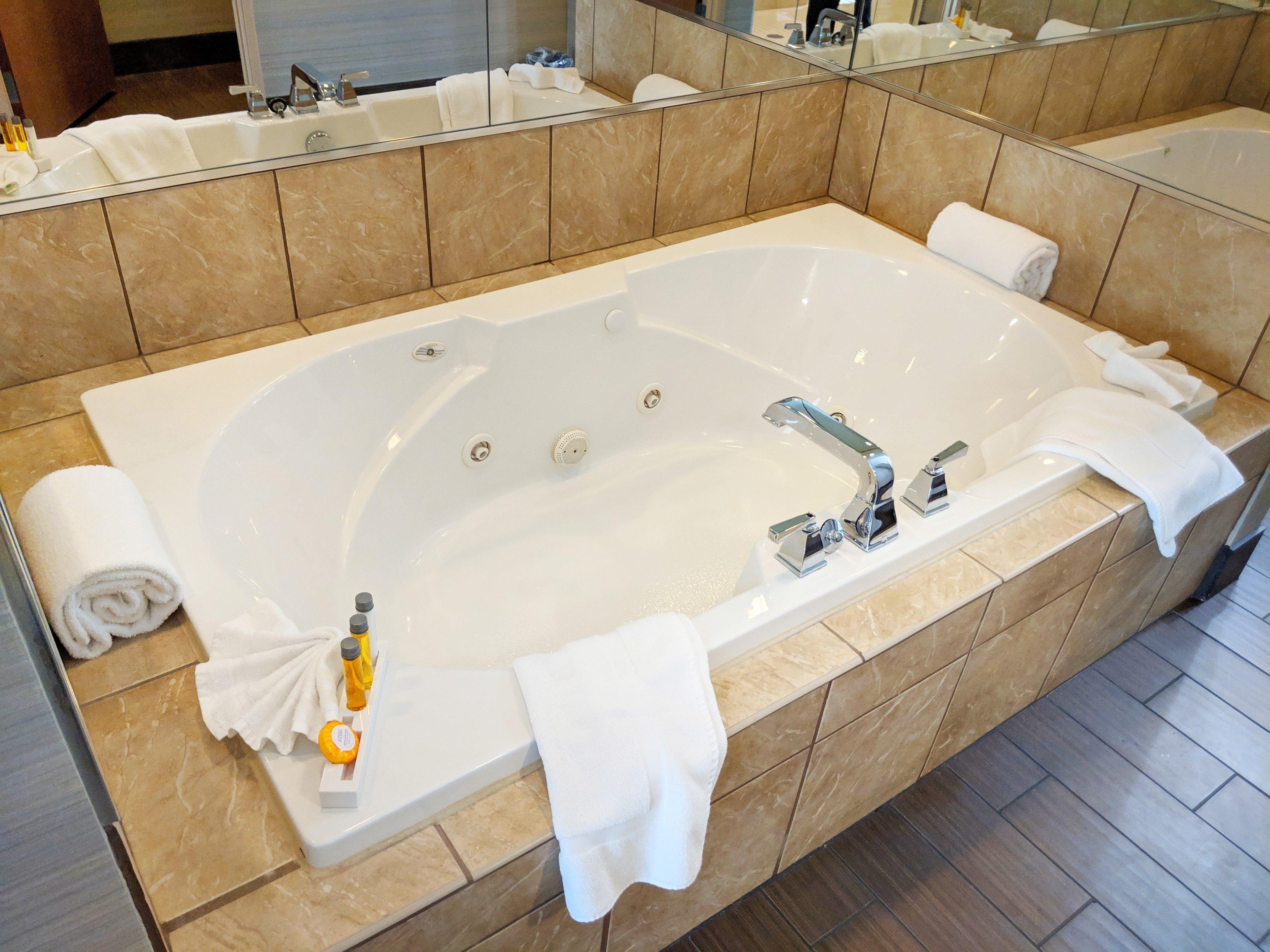 Holiday Inn Purdue - Fort Wayne By Ihg Ngoại thất bức ảnh