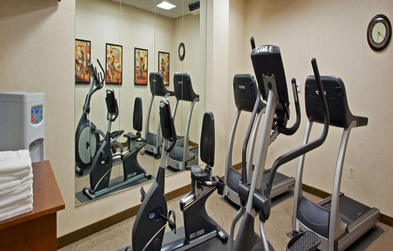 Holiday Inn Purdue - Fort Wayne By Ihg Ngoại thất bức ảnh